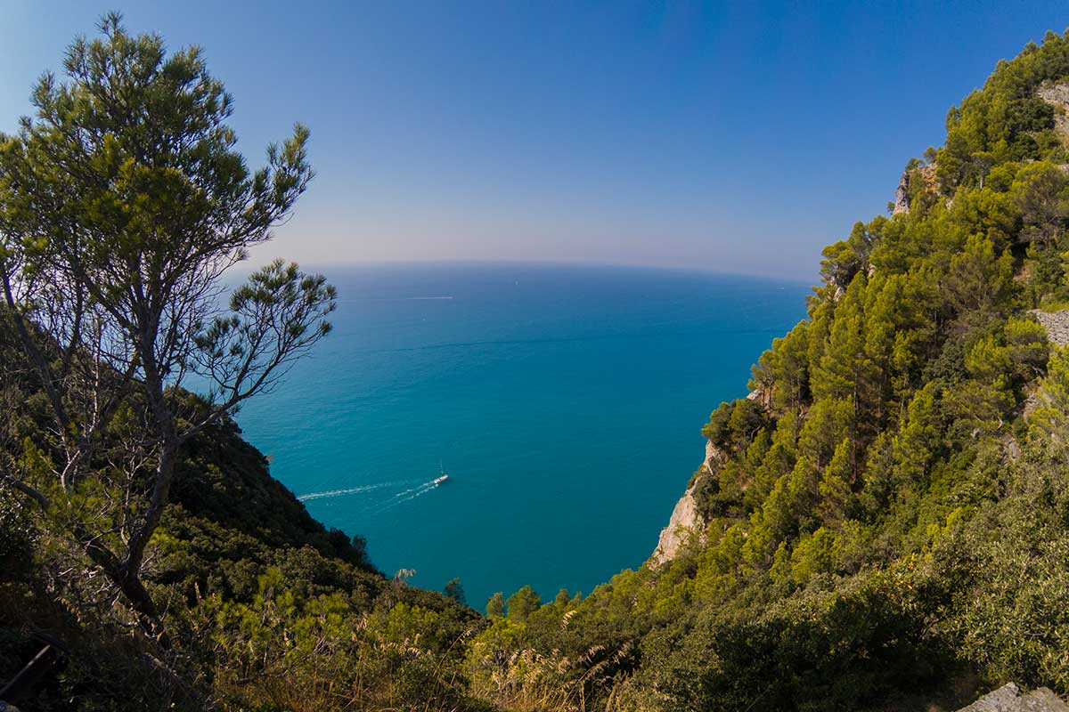 liguria-panorama-a-picco-sul-mare